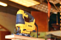 DEWALT Pendelhub-Stichsaege, 230 Volt