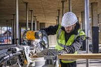 DEWALT Paneelsaege 305 mm 1675 Watt